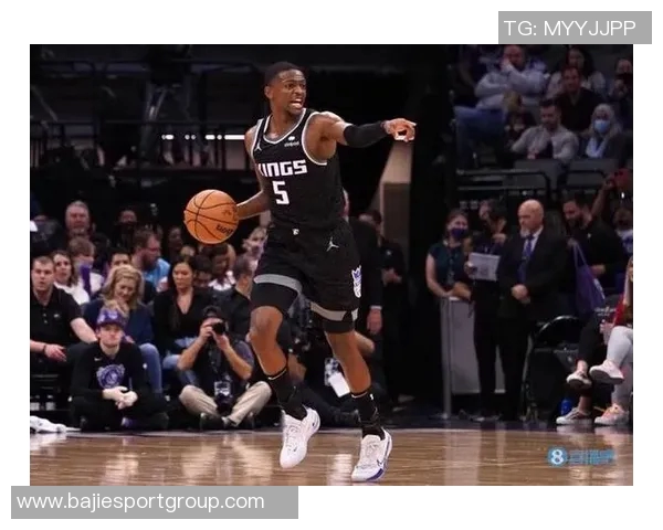 福克斯状态火热三场比赛数据亮眼场均26分8助攻命中率超高